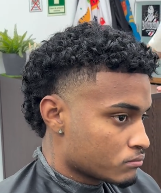 Fade com topo em caracóis