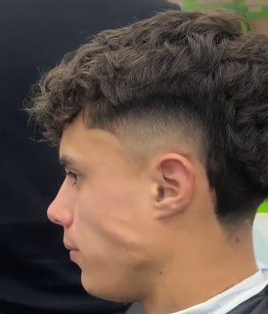 Fade com caracóis, contorno definido